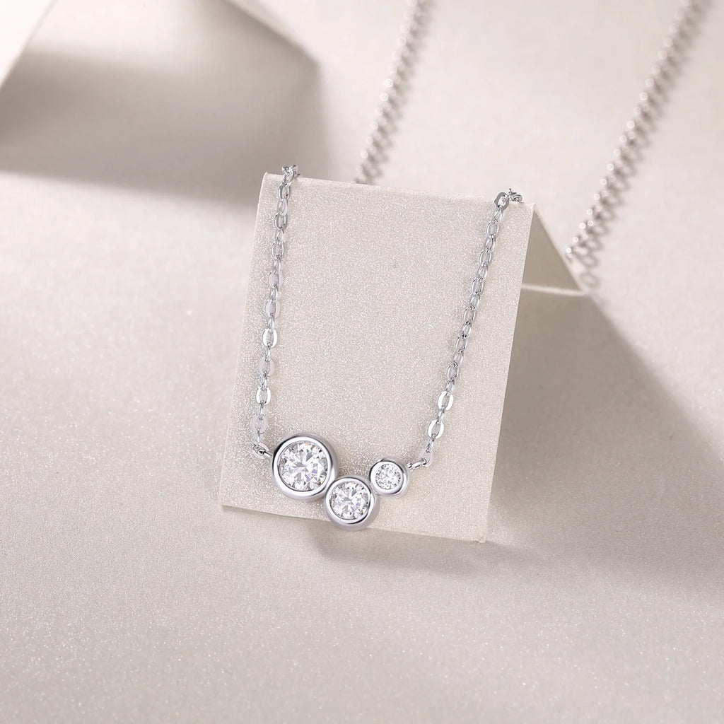 JIUZUAN Three Stone Moissanite Necklace 925 Silver 18K Gold Plated Elegant Jewelry Gift for Women Comes with GRA Certificate