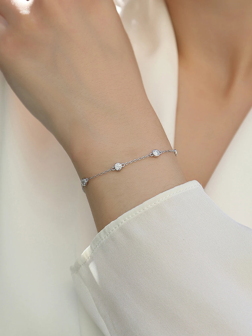 JIUZUAN Moissanite Bracelet Bezel Setting 925 Silver 18K Gold Plated Dainty Chain Jewelry for Women Comes with GRA Certificate