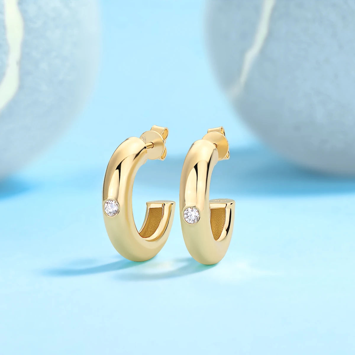 1 Pair Round Hoop Earrings 925 Sterling Silver 18K Gold Plated with Center Moissanite Stone Elegant Jewelry for Women Gift